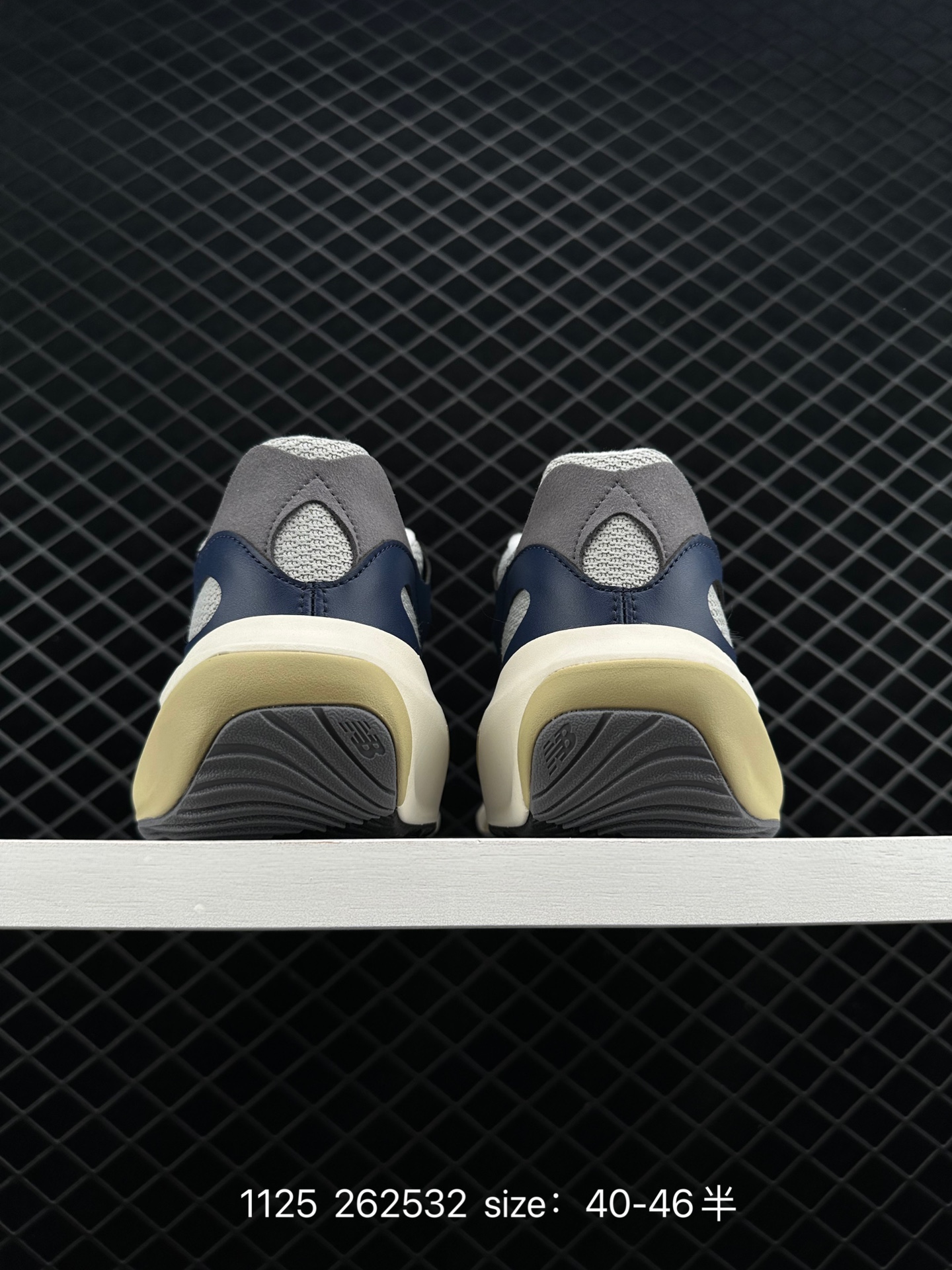 AURALEE x New Balance Warped Runner